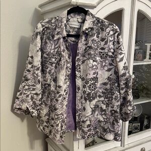 Alfred Dunner Floral Button-Up Shirt with Purple Lining. Size 18.